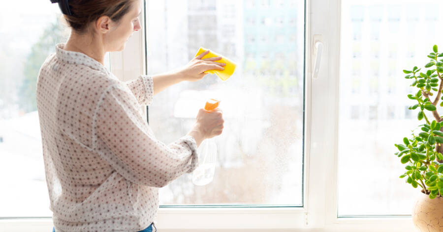 The Ultimate Guide to Cleaning with Vinegar (What It Works On and What It Doesn’t)